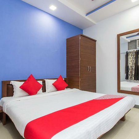 Oyo 17161 Hotel Mahalaxmi Uddzsaín Kültér fotó