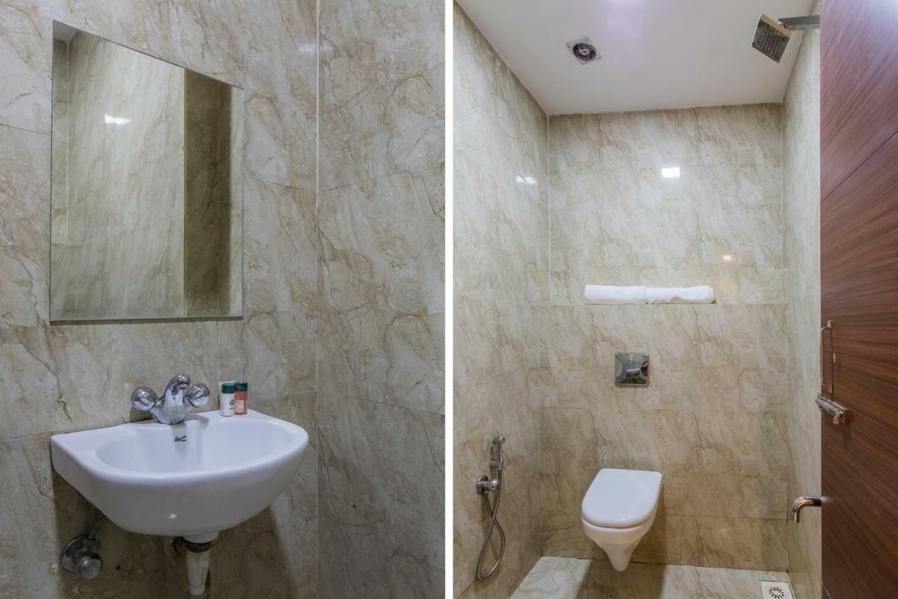Oyo 17161 Hotel Mahalaxmi Uddzsaín Kültér fotó