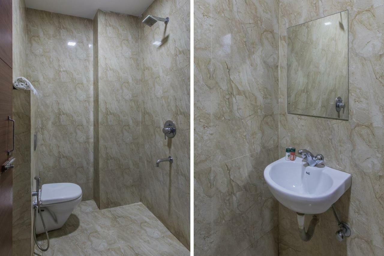 Oyo 17161 Hotel Mahalaxmi Uddzsaín Kültér fotó