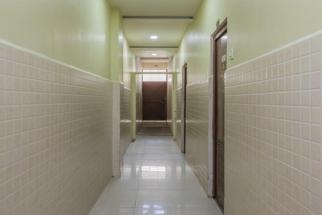 Oyo 17161 Hotel Mahalaxmi Uddzsaín Kültér fotó