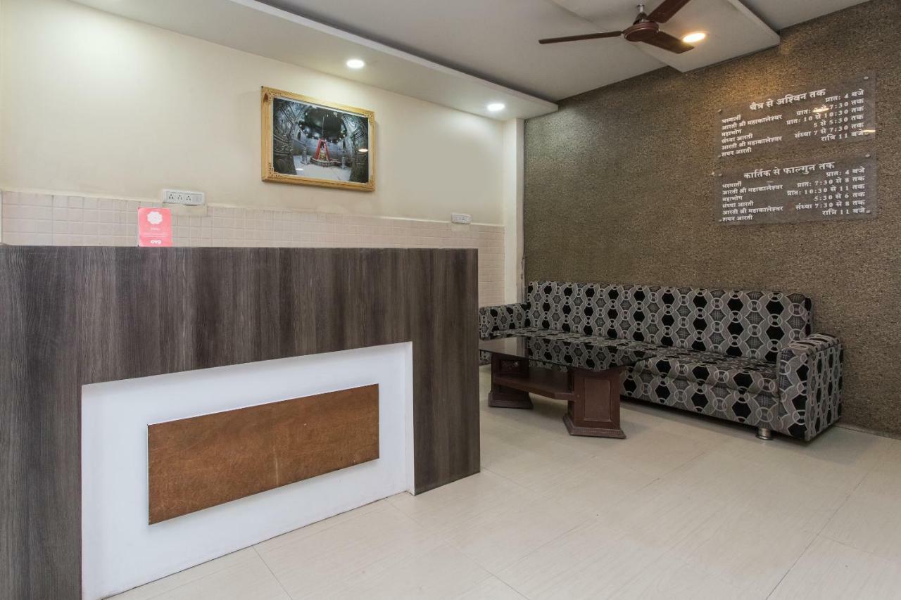 Oyo 17161 Hotel Mahalaxmi Uddzsaín Kültér fotó