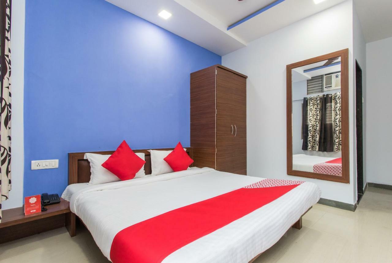 Oyo 17161 Hotel Mahalaxmi Uddzsaín Kültér fotó